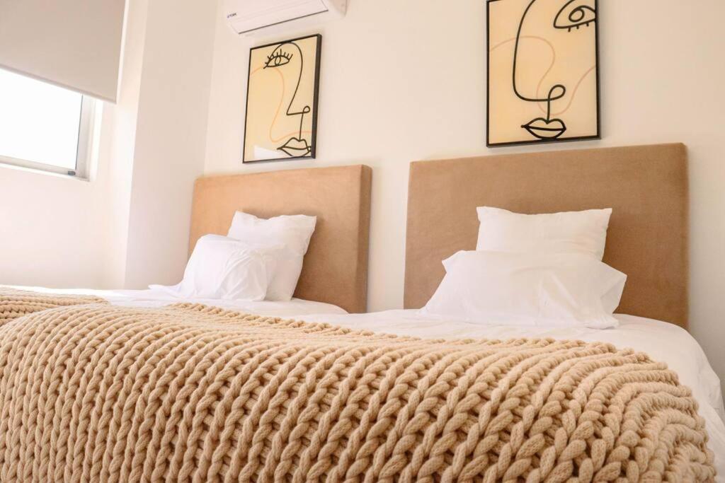 Spacious Luxury, Sea View Apartamento