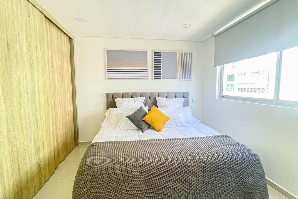 Spacious Luxury, Sea View Apartamento